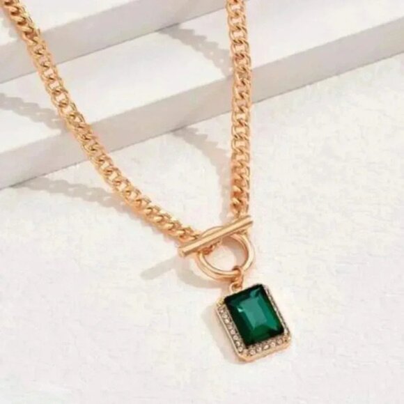 14K Gold-Filled Chain with Emerald Green Pendant Toggle Clasp 16.5 inches length - Picture 3 of 4
